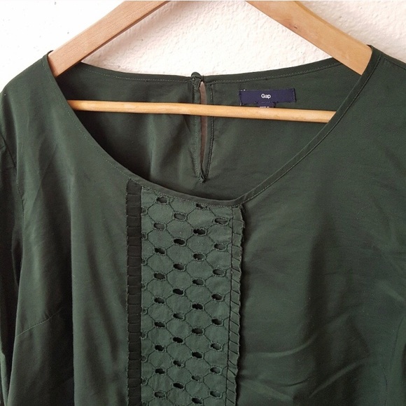 GAP forest green cotton blouse. - Picture 3 of 5
